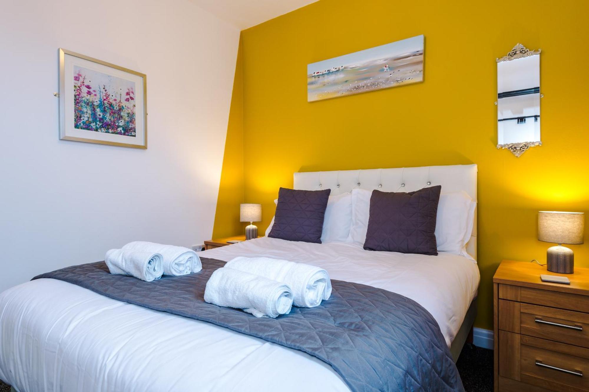 Pebbles Guest House Blackpool Exterior photo