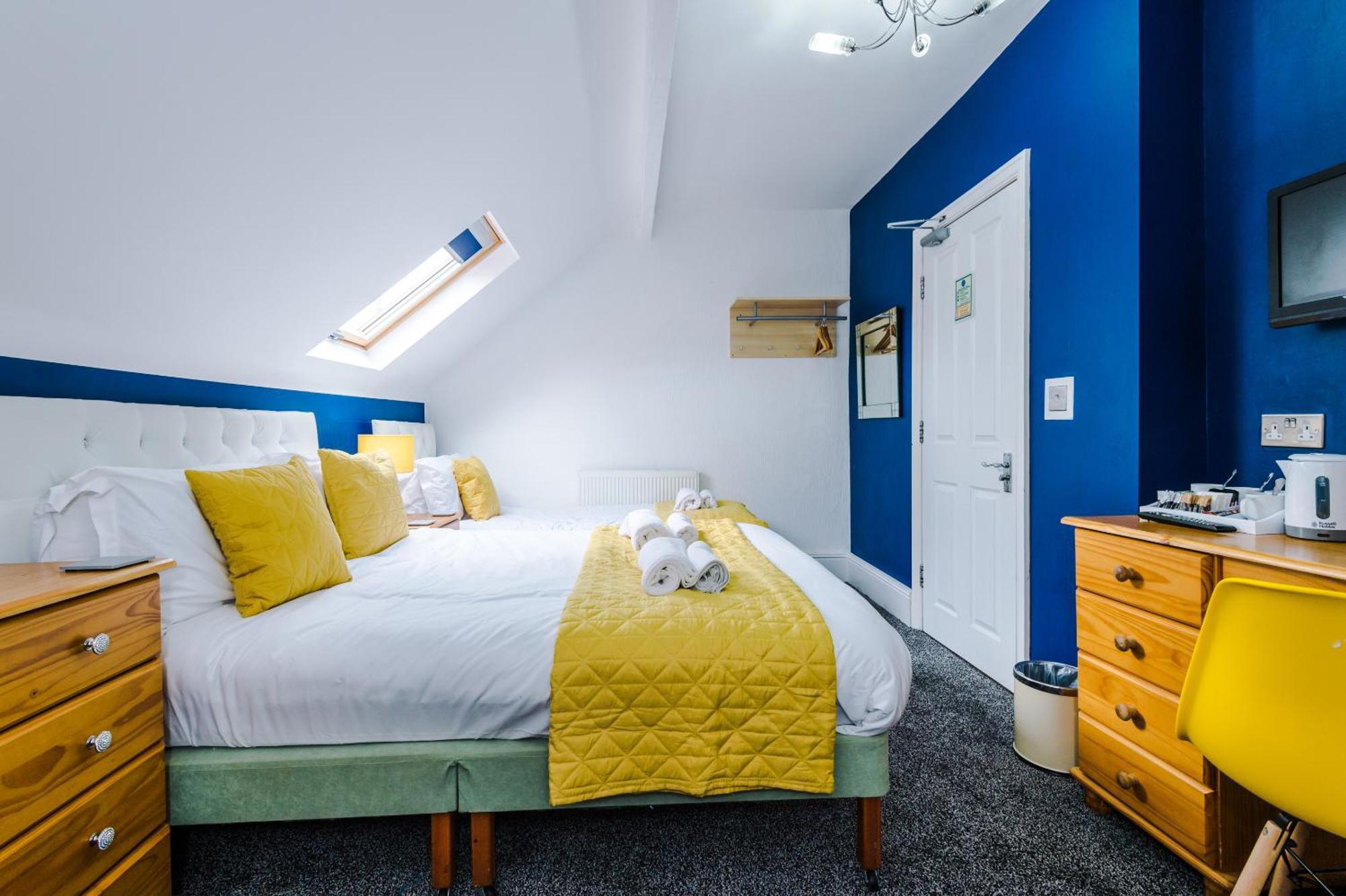 Pebbles Guest House Blackpool Room photo
